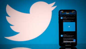 Fundador do Twitter coloca seu primeiro tuíte à venda