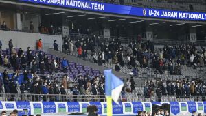 Torcida silenciosa no futebol japonês mostra o que esperar do público na Olimpíada
