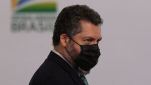 Nas redes, Ernesto mina trabalho de novo chanceler e tenta manter influência ideológica no Itamaraty
