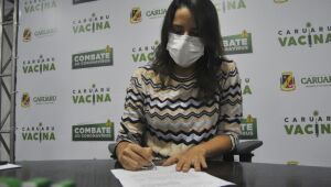 Prefeita de Caruaru assina manifestação de interesse para compra de vacina contra Covid-19