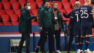 Árbitro acusado de racismo no jogo PSG-Basaksehir é suspenso pela Uefa