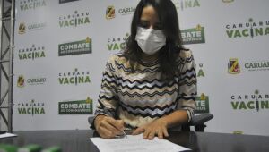 Raquel Lyra assina Manifestação de Interesse para compra de vacinas