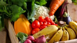Conheça os alimentos que ajudam a prevenir o câncer colorretal