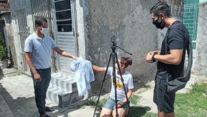 Moradores do bairro do Coelhos protagonizam vídeos educativos contra a Covid-19