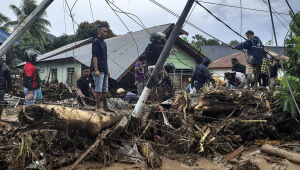 Ao menos 7 mortos em terremoto na Indonésia