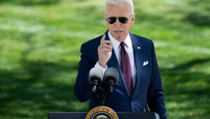 Biden acusa Rússia de querer interferir nas eleições de 2022 nos EUA