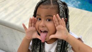 Filha de Pocah é alvo de racismo após embate da mãe no reality