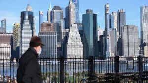 Nova York exigirá certificado de vacinação para restaurantes, shows e academias