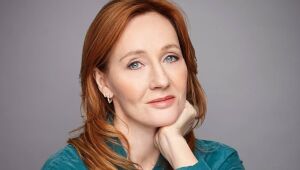 Polícia britânica investiga ameaça contra J.K. Rowling após mensagem de apoio a Rushdie