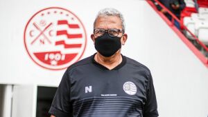 Hélio dos Anjos minimiza queda de rendimento no segundo tempo e dispara: ‘Clássico se ganha’