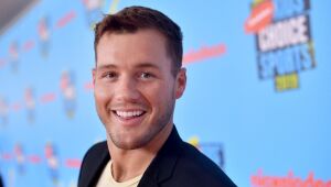 Jogador de futebol americano se assume gay após participar de reality de namoro