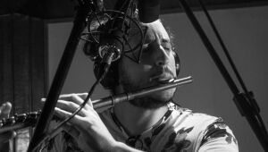 Henrique Albino lança 'Música Tronxa', seu primeiro álbum