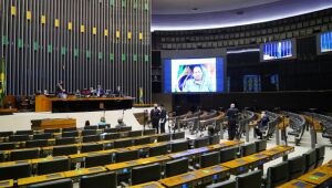Câmara aprova urgência e acelera projeto para substituir Lei de Segurança Nacional