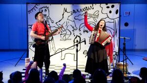 #EmCasaComSesc recebe a Cia Cabelo de Maria com o espetáculo musical "Ping Pong”