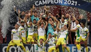 Palmeiras cai outra vez nos pênaltis e Defensa conquista a Recopa