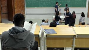Vendas do comércio sobem 0,6% com volta às aulas em fevereiro, diz IBGE