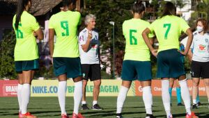 Sem jogar, Pia valoriza treinos, mas vê próxima data Fifa como crucial