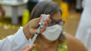 CNM pede coordenação para enfrentar covid-19 e nega estoque de vacina