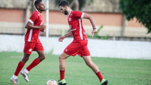 Em duelo de invictos, líder Náutico enfrenta o Retrô na Arena de Pernambuco