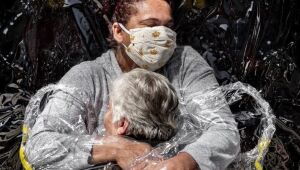 Imagem 'emblemática' da Covid-19 feita no Brasil leva o World Press Photo 2021