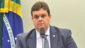 Wolney admite sonhar com Senado e já tem nome para sua sucessão