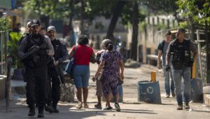 Aumenta para 28 o número de mortos na operação policial no Rio