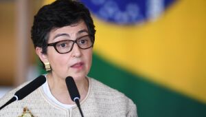 Espanha promove 'um grande acordo' para acelerar distribuição de vacinas, diz ministra