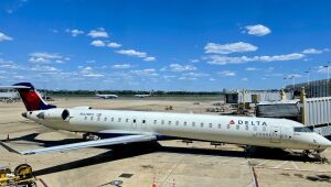 Companhias aéreas suspendem voos para Israel