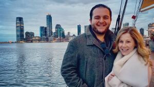 Ex-atores mirins de 'Escola de Rock' viram casal na vida real