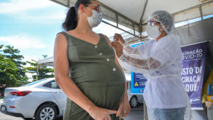 Ministério da Saúde autoriza uso da Pfizer para 2ª dose de grávidas que tomaram AstraZeneca