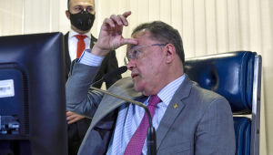 Senador pede para participar da CPI por ter comorbidade e cita vaga para as mulheres