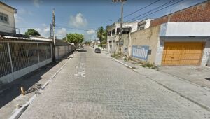 Moradores reclamam de rua asfaltada pela metade em Jardim Brasil II
