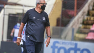 Encaminhado com o Náutico, Vargas ganha elogio de Hélio