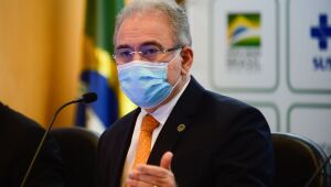 Saúde suspende vacinação de gestantes com AstraZeneca
