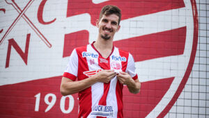 Náutico oficializa contratação de Vargas