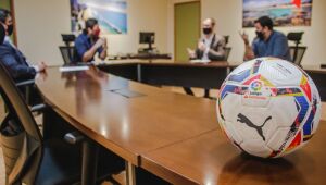 Arena de Pernambuco e LaLiga firmam parceria por desenvolvimento de práticas esportivas no estado