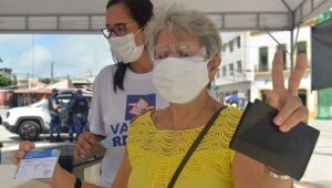 Começa, no Recife, vacinação contra gripe em idosos a partir de 60 anos e professores