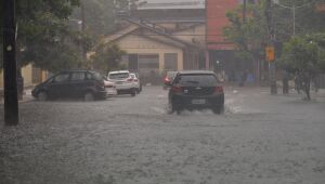 Em 12 horas, Recife registra mais de 30% da chuva esperada para todo o mês de maio