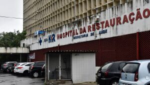 Adolescente é atingido com tiro de raspão e recebe coronhada durante assalto no Recife