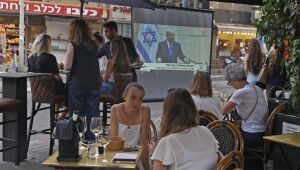 Israel retira obrigatoriedade de uso de máscara em locais públicos fechados