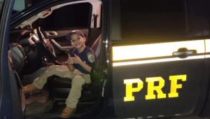 Menino de 6 anos que sonha em ser PRF comemora aniversário com policiais em Garanhuns