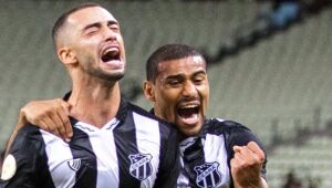 Atlético-MG perde para o Ceará em noite de falhas de Everson
