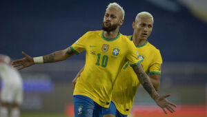Brasil se impõe e goleia Peru em noite de testes de Tite