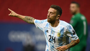 Argentina derrota Paraguai e assume ponta do Grupo A