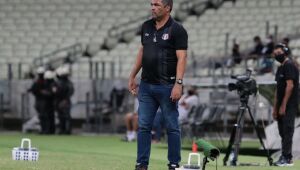 Auxiliar cita desfalques como principal problema do Santa na Série C