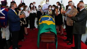 Bolsonaro decreta luto oficial de três dias por morte de Marco Maciel