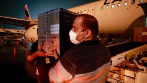 Pernambuco recebe mais 97 mil doses da vacina da Pfizer contra a Covid-19