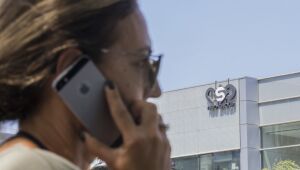 Ministro da Defesa de Israel viaja à França por escândalo do software de espionagem Pegasus