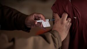 Covax e Banco Mundial se unem para levar mais vacinas contra Covid-19 aos países pobres