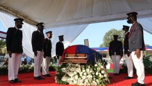 Funeral de presidente do Haiti acontece em meio a protestos e dúvidas sobre assassinato